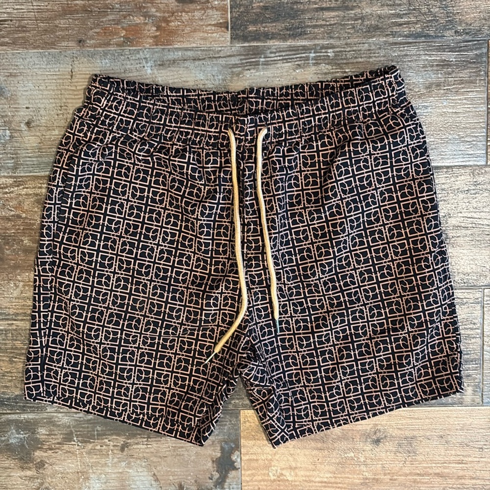 Hybrid shorts size small